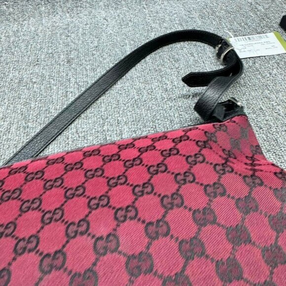 Gucci GG Canvas Messenger Bag 288-061224 - Picture 3 of 11